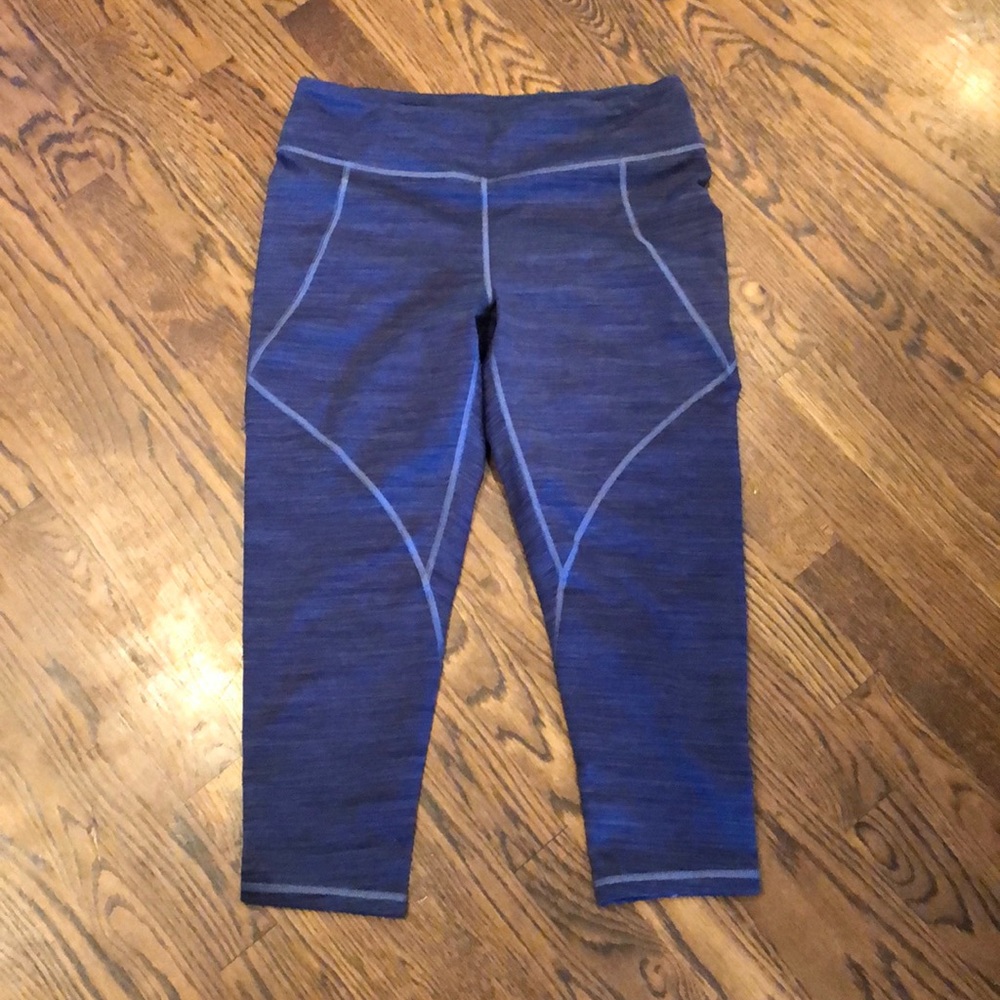 Patagonia blue cropped leggings sz L